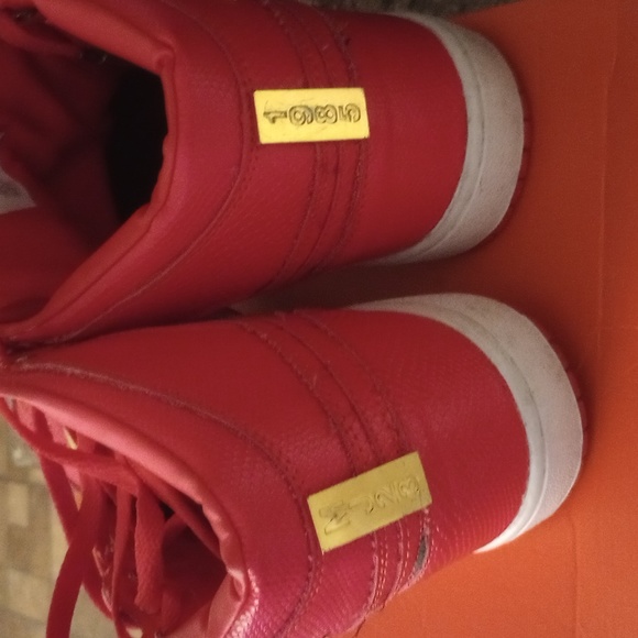 COPY - Jordan - Picture 2 of 4